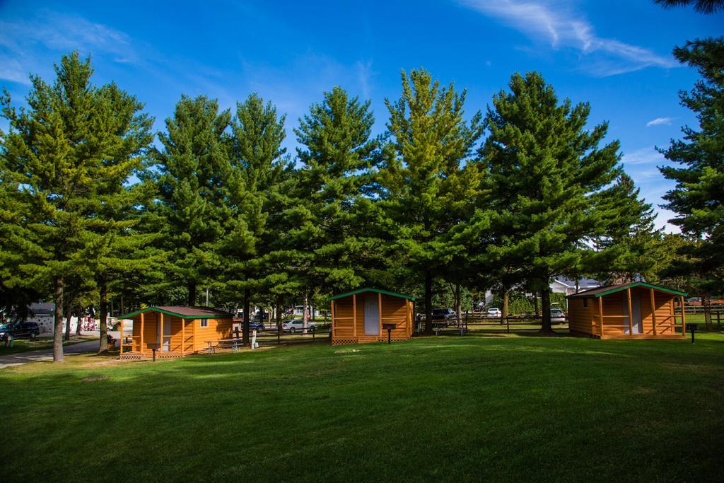 Plymouth Rock Camping Resort Basic Cabin Elkhart Lake Extérieur photo