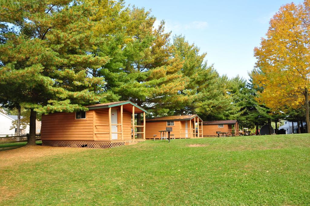 Plymouth Rock Camping Resort Basic Cabin Elkhart Lake Extérieur photo